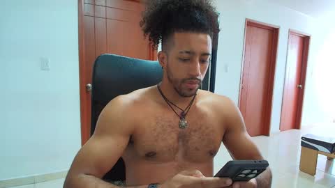 Snapshot of kaurilop chatting on December 2024 08:17:02 PM Kauri Lop online show from December 2024 08:17:02 PM