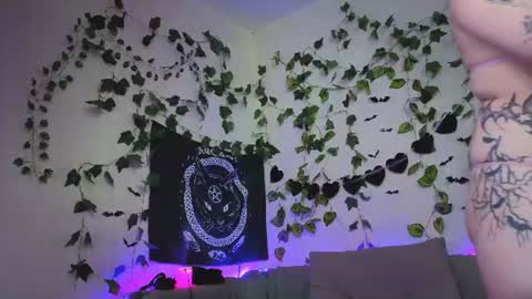 Snapshot of kawai_kittypussy chatting on June 2026 07:50:02 AM Mia online show from June 2026 07:50:02 AM