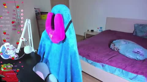 Snapshot of kawaii_power_uwu chatting on January 2025 02:17:02 PM Kira-chan  online show from January 2025 02:17:02 PM