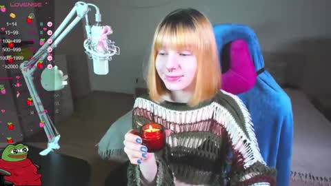 Snapshot of kawaii_power_uwu chatting on January 2025 03:24:01 PM Kira-chan  online show from January 2025 03:24:01 PM