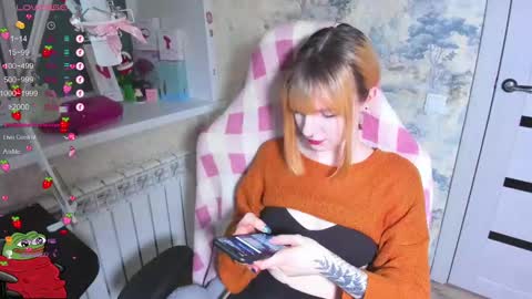 Snapshot of kawaii_power_uwu chatting on February 2025 01:33:01 PM Kira-chan  online show from February 2025 01:33:01 PM