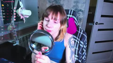 Snapshot of kawaii_power_uwu chatting on November 2025 08:31:02 AM Kira-chan online show from November 2025 08:31:02 AM