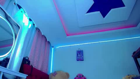 Snapshot of kayla_sexx chatting on June 2026 04:01:02 AM kayla_sexx online show from June 2026 04:01:02 AM