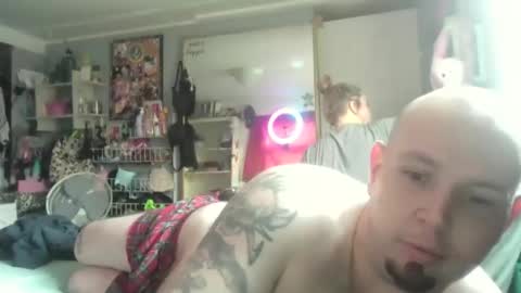 M and K online show from April 2026 05:32:02 PM