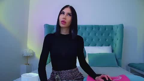 Kayla online show from June 2026 06:27:02 AM