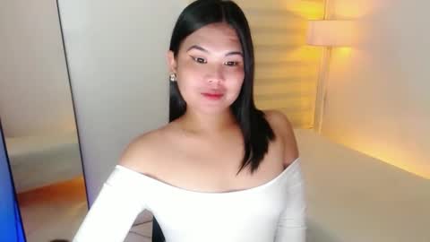 Y O U R        F U T U R E       K A Y L E E  online show from February 2025 04:20:01 AM