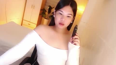 Y O U R        F U T U R E       K A Y L E E  online show from November 2025 04:59:01 AM