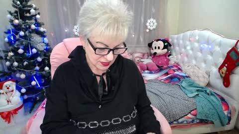 kaylesmoll online show from December 2024 01:29:01 AM