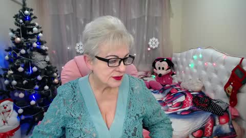 kaylesmoll online show from December 2024 07:11:02 PM