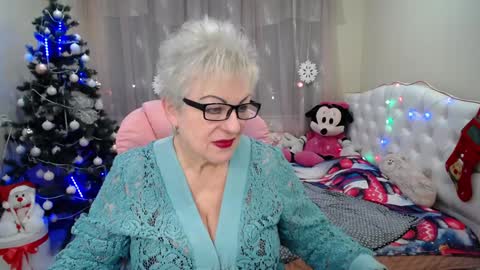 kaylesmoll online show from January 2025 10:40:02 PM