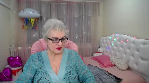 kaylesmoll online show from January 2025 12:59:01 AM