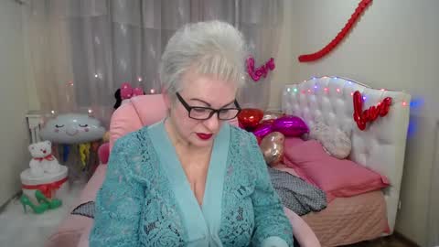 kaylesmoll online show from February 2025 08:14:02 PM
