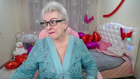 kaylesmoll online show from February 2025 11:13:02 PM