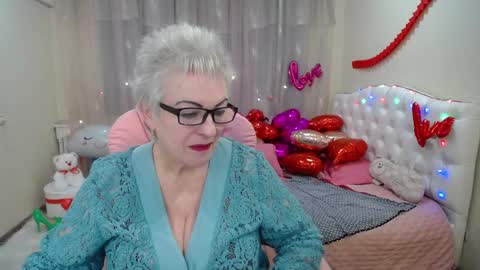 kaylesmoll online show from February 2025 10:51:02 PM