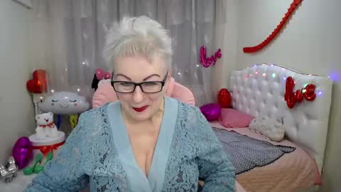 kaylesmoll online show from February 2025 11:53:01 PM