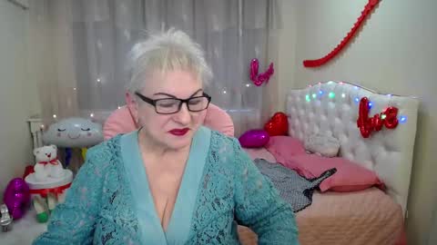 kaylesmoll online show from February 2025 05:42:02 AM