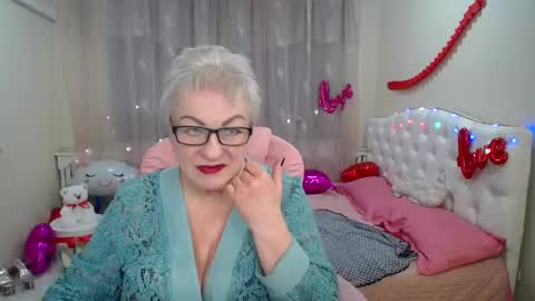 kaylesmoll online show from March 2025 09:43:01 PM