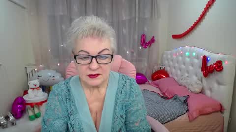 kaylesmoll online show from March 2025 08:00:02 PM