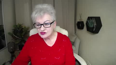 kaylesmoll online show from February 2026 07:52:02 PM