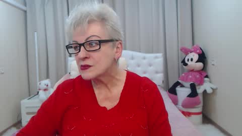 kaylesmoll online show from February 2026 07:32:02 PM