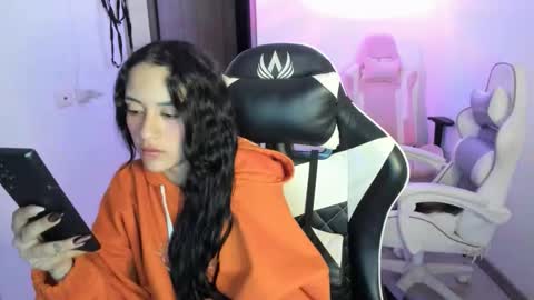 kaylie online show from December 2025 05:16:01 AM