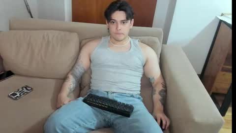 Snapshot of kaynn_b chatting on January 2025 01:43:02 AM kaynn_b online show from January 2025 01:43:02 AM
