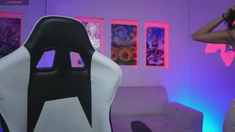 Kayra online show from November 2025 11:43:01 AM