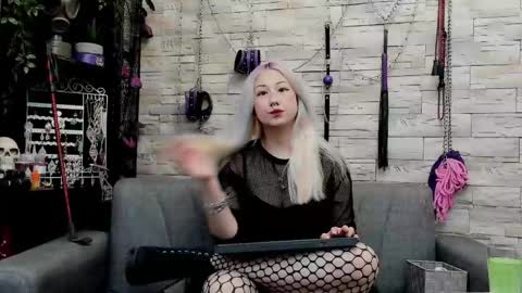 Miss Kazia online show from May 2026 12:17:01 AM