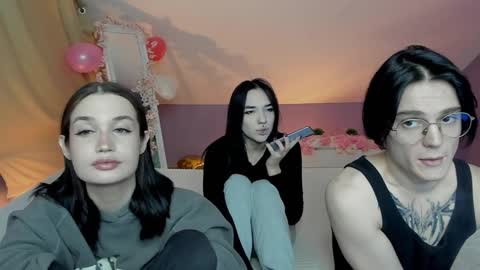 Snapshot of kebesheska chatting on January 2025 08:11:02 AM Seb Polly Roxy Jonny online show from January 2025 08:11:02 AM