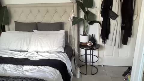 Keelie xx online show from March 2025 12:22:01 AM