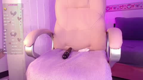 Snapshot of keily_gh1 chatting on February 2025 10:19:01 AM KEILY online show from February 2025 10:19:01 AM