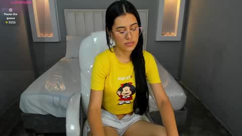 Keily Bennet online show from April 2026 06:15:01 PM