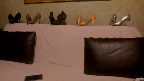 Snapshot of keira_neill chatting on November 2025 06:26:02 AM Kenya online show from November 2025 06:26:02 AM