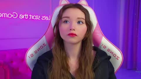Snapshot of keiraace chatting on May 2026 06:21:02 AM Keira online show from May 2026 06:21:02 AM