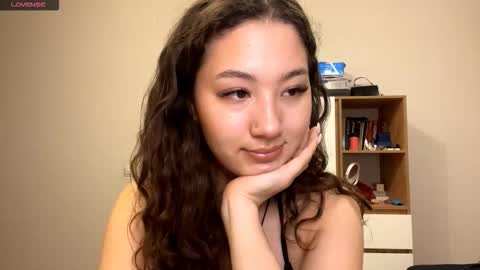 Kely online show from October 2025 12:06:01 PM