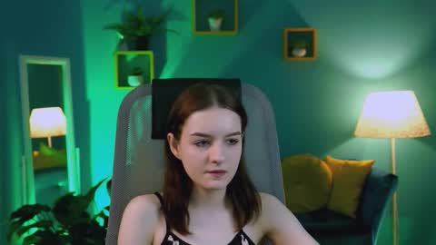 kelliebanshe online show from March 2026 04:18:01 AM