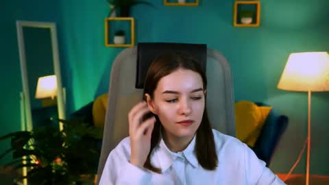 kelliebanshe online show from May 2026 05:15:01 AM