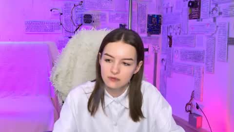 kelliebanshe online show from May 2026 07:03:01 AM