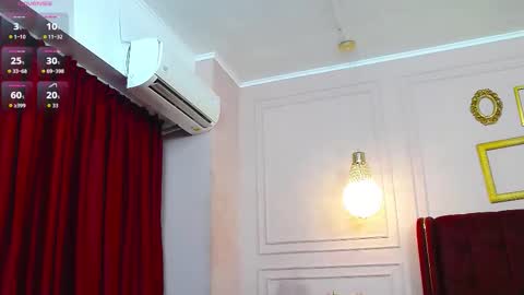 Snapshot of kelly_bliss chatting on October 2025 07:20:01 PM Kelly online show from October 2025 07:20:01 PM