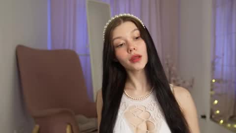 Snapshot of kelly_ember chatting on February 2025 09:34:02 AM KELLY online show from February 2025 09:34:02 AM