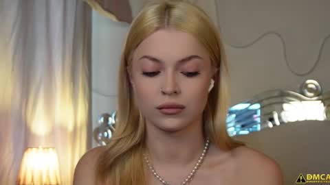 Kelly online show from October 2025 05:30:01 AM