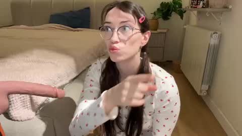 Kelly online show from June 2026 05:48:02 PM