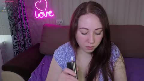 kellycrystall online show from April 2026 06:09:01 AM