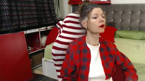 kelly online show from December 2025 02:50:02 AM