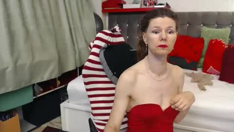 kelly online show from April 2026 09:50:02 PM