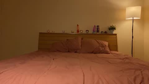 Kelly online show from October 2025 04:41:02 PM