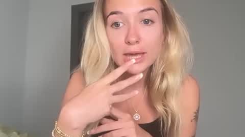 Snapshot of kelseyblu chatting on May 2026 12:08:02 AM Kelsey Blu online show from May 2026 12:08:02 AM