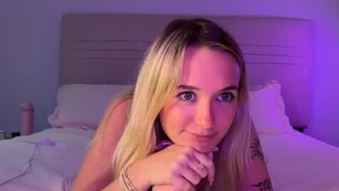 Snapshot of kelseyblu chatting on May 2026 11:17:02 PM Kelsey Blu online show from May 2026 11:17:02 PM