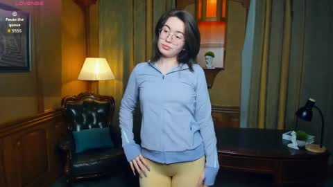 Lina online show from May 2026 10:04:02 PM
