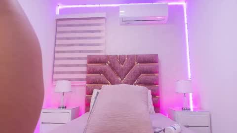 Snapshot of kemdall_lopez chatting on February 2026 03:02:01 AM kemdall lopez online show from February 2026 03:02:01 AM